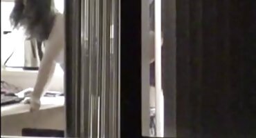 đeo kính sex Hậu môn bất ngờ cho người phụ nữ tây ban nha từ bạn hậu trường phim sex bè.